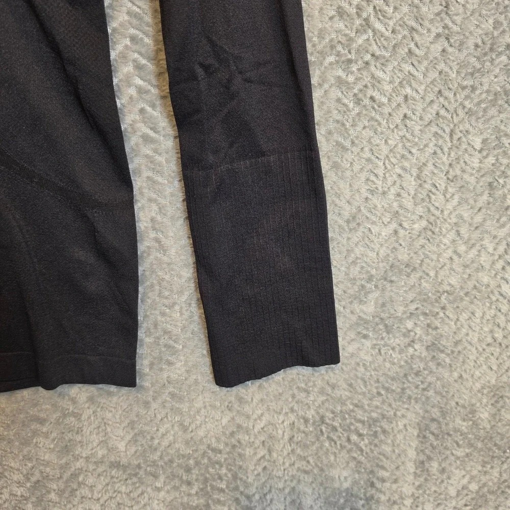 Lululemon Swiftly Tech Long Sleeve 2.0 Black Shirt Size 10 Thumbholes Activewear
